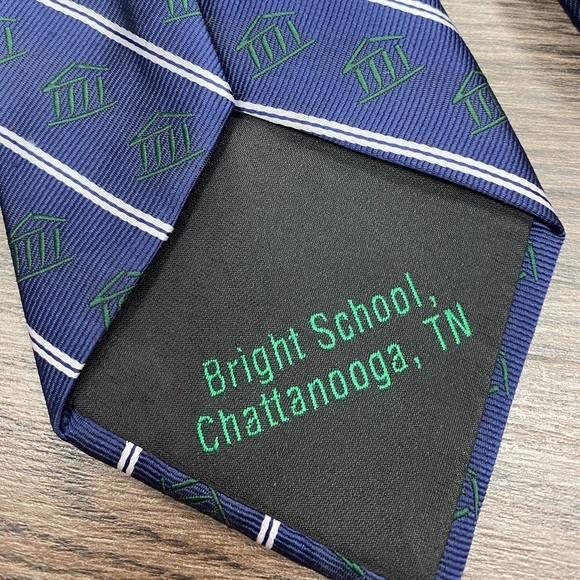 Wilson & Bow NWT Navy Bright School Stripe Tie - Picture 3 of 6